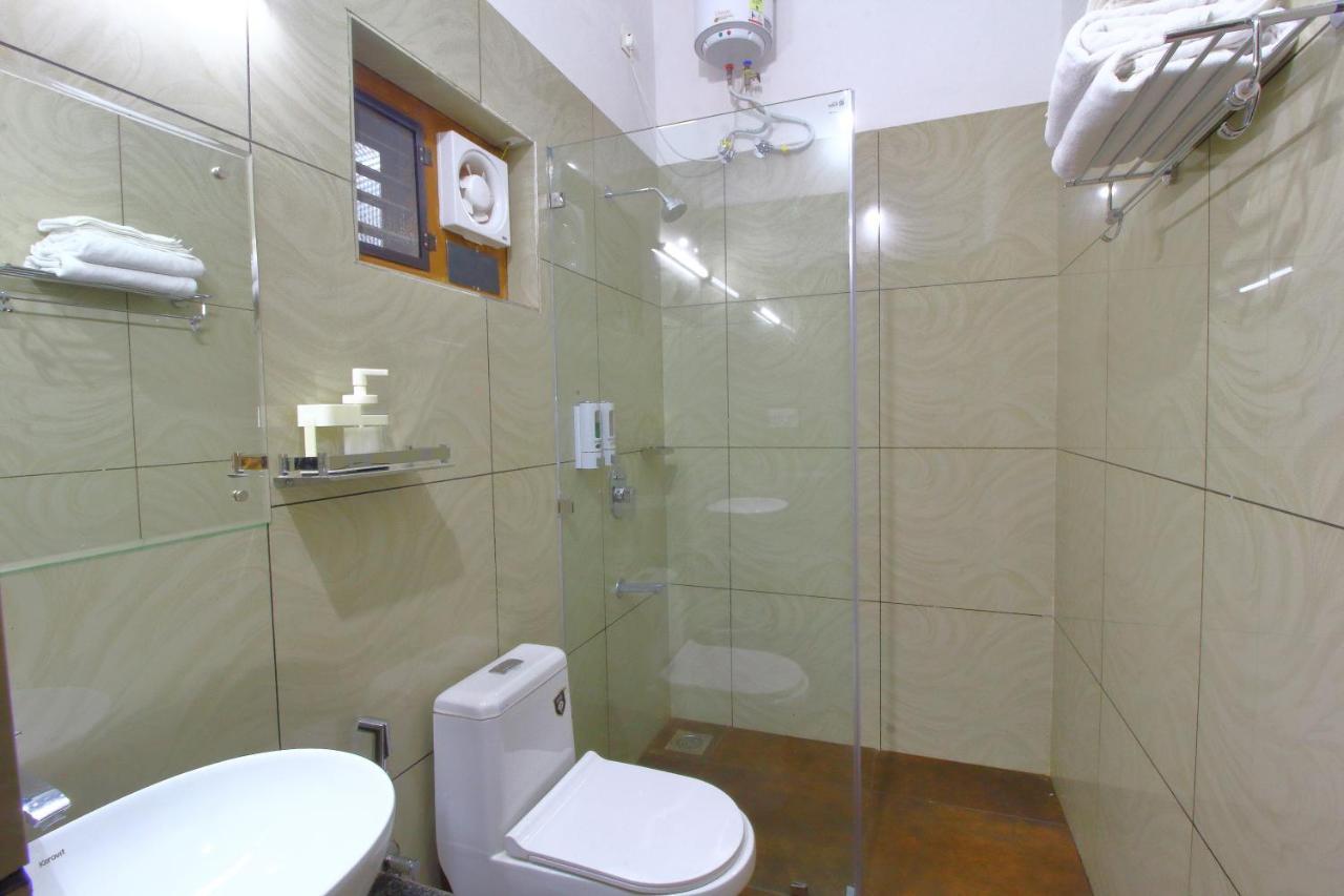 Tall Trees - Modern Forest Villa In Wayanad Султан Батери Екстериор снимка